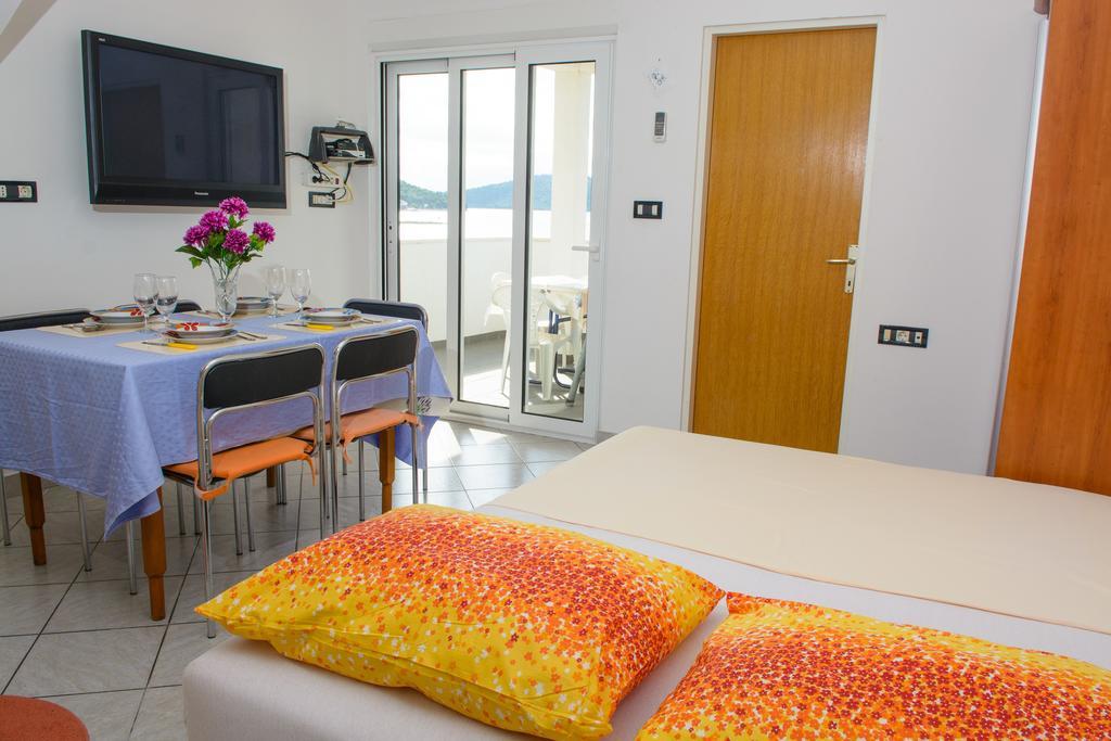 Apartments Jerkunica Rogoznica  Værelse billede